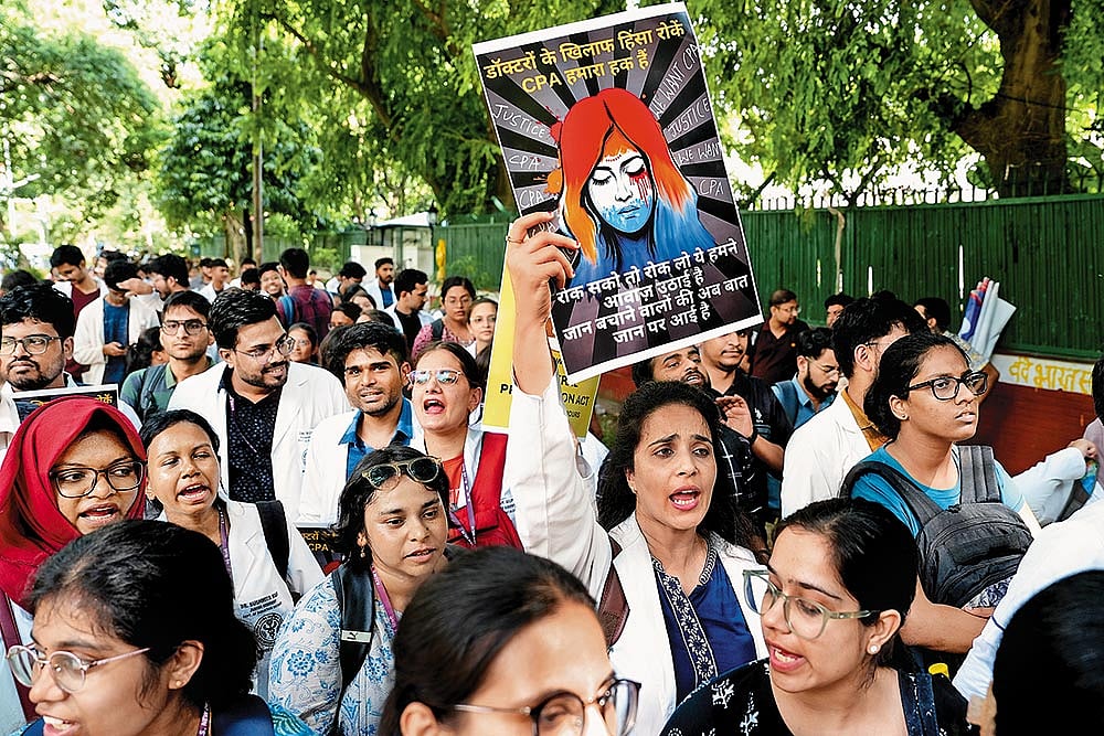 Photo: Suresh K. Pandey : Nationwide Outrage: Doctors and students at a protest march demanding justice for the junior doctor at R G Kar Hospital 