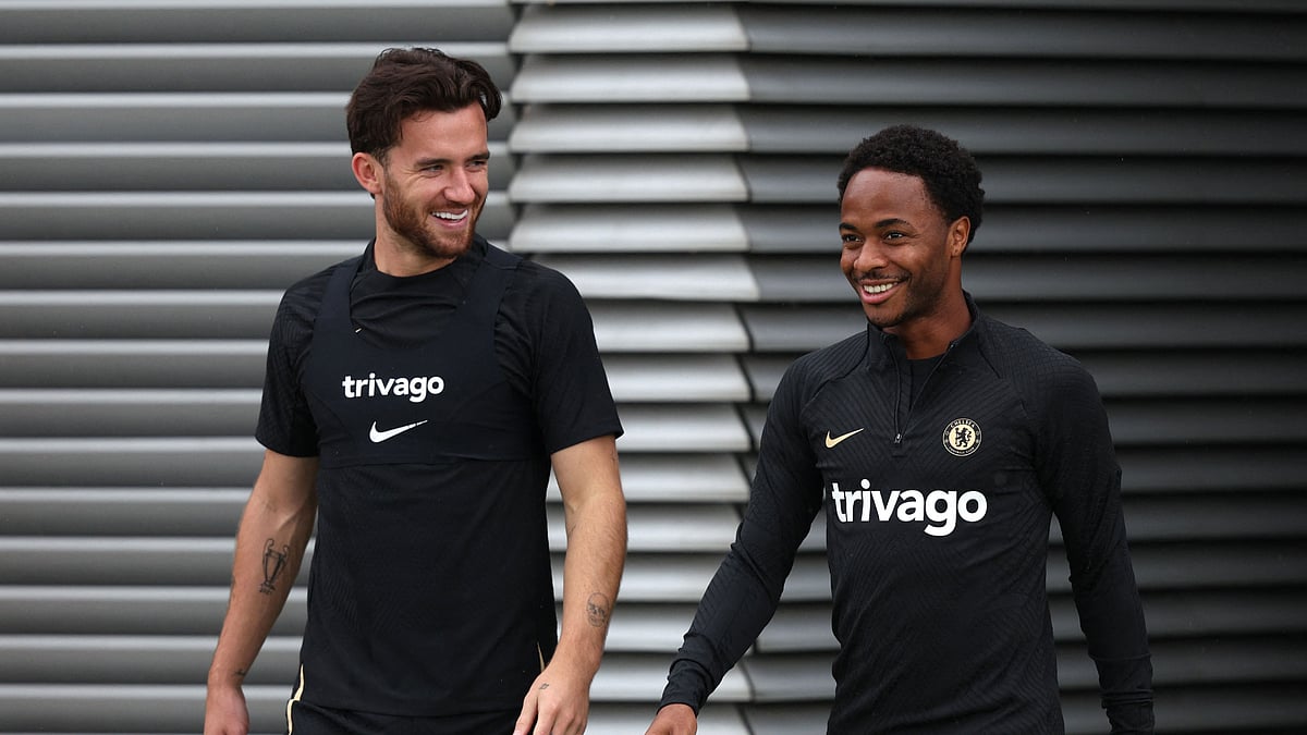 Enzo Maresca has confirmed both Ben Chilwell and Raheem Sterling are not training with the Chelsea first-team. - null