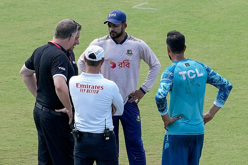 Pakistan vs Bangladesh 1st Cricket Test Day 1_ Richard Kettleborough, Najmul Hossain, Shan Masood