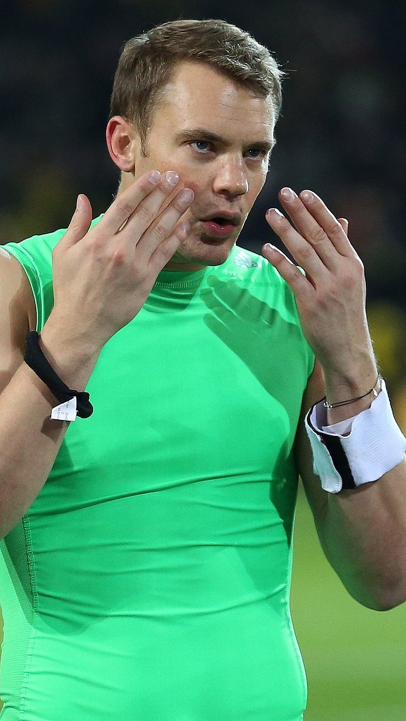 X/Manuel_Neuer : Manuel Neuer has hung up his boots on the international front.