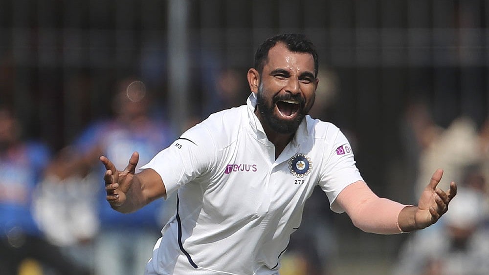 Mohammed Shami bowls at full-tilt at Chinnaswamy - File