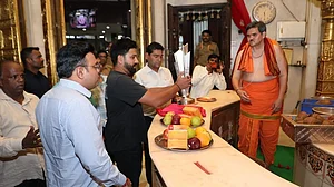 X/CricCrazyJohns : Rohit Sharma and Jay Shah at Siddhivinayak Temple