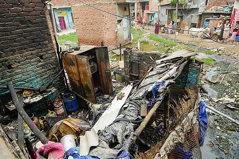 Mob burns the house of rape accused in Delhi