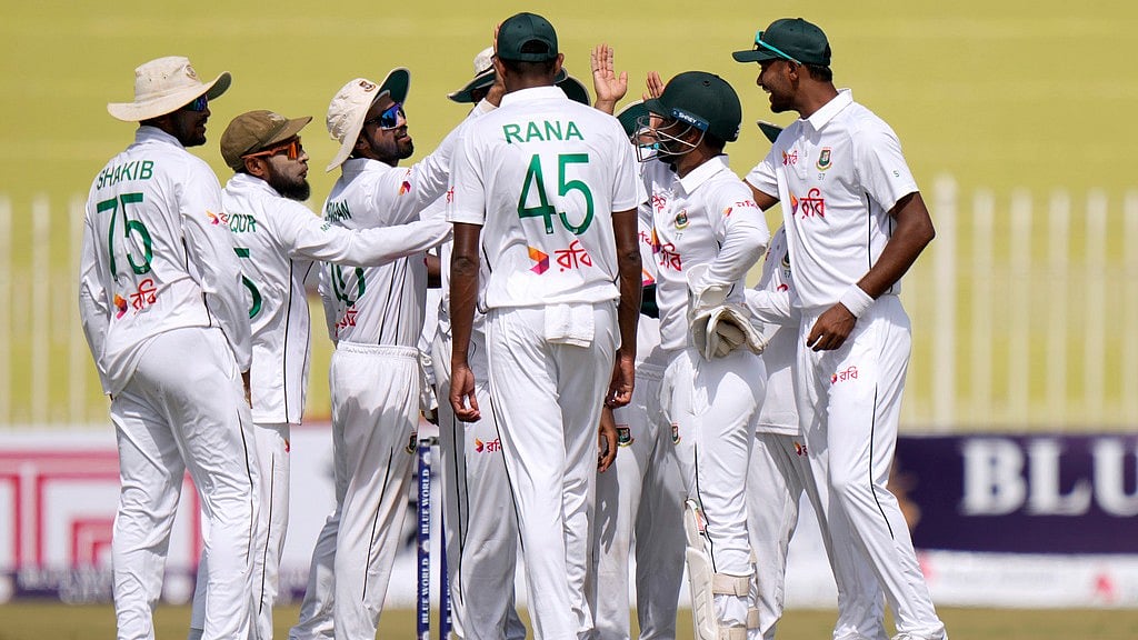Pakistan Vs Bangladesh 1st Test Day 3 LIVE Score BAN Trail By 421 As