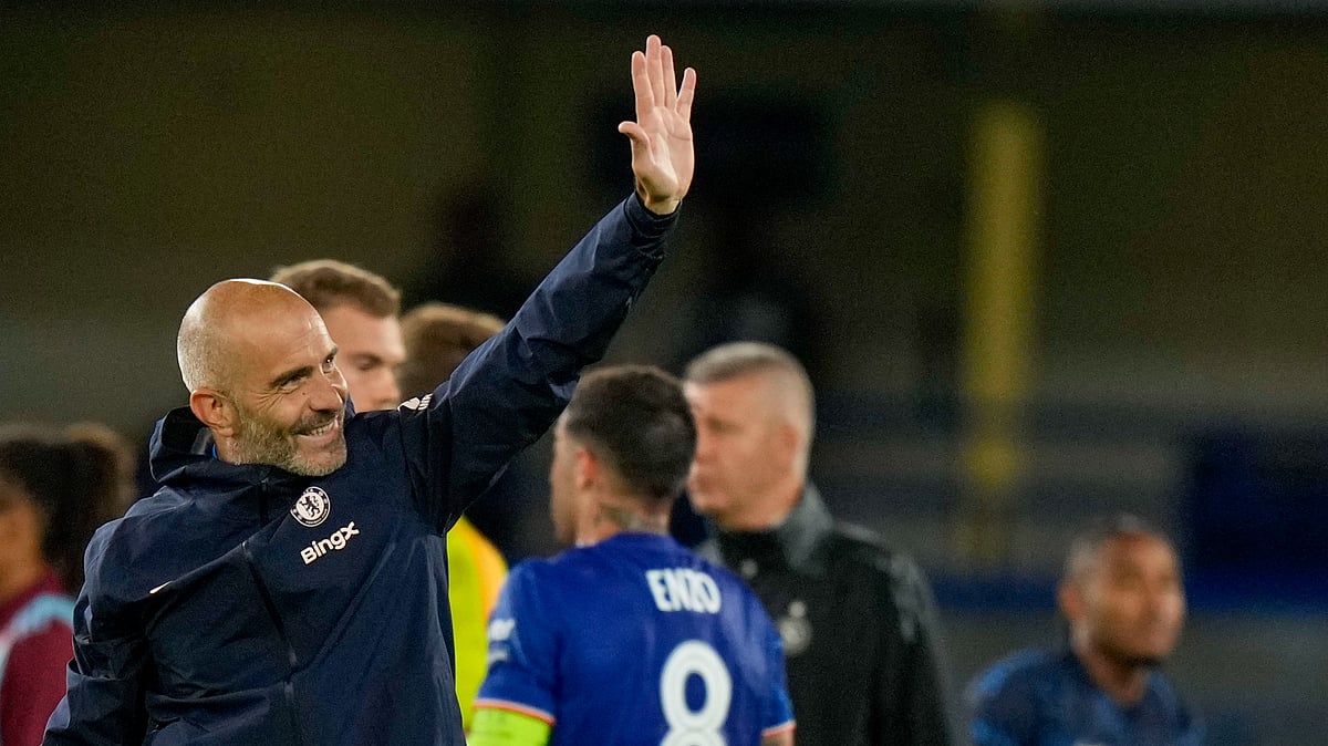 AP Photo/Alastair Grant : Chelsea's head coach Enzo Maresca celebrates at the end of the Europa Conference League play-off first leg soccer match between Chelsea and Servette, at Stamford Bridge stadium in London.