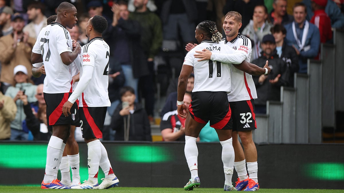 Emile Smith Rowe celebrates for Fulham - null