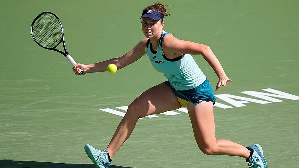 | Photo: AP/Mark J. Terrill : Linda Noskova in action.