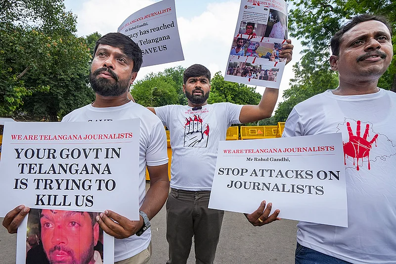 Journalists from Telangana protest at Jantar Mantar, in New Delhi