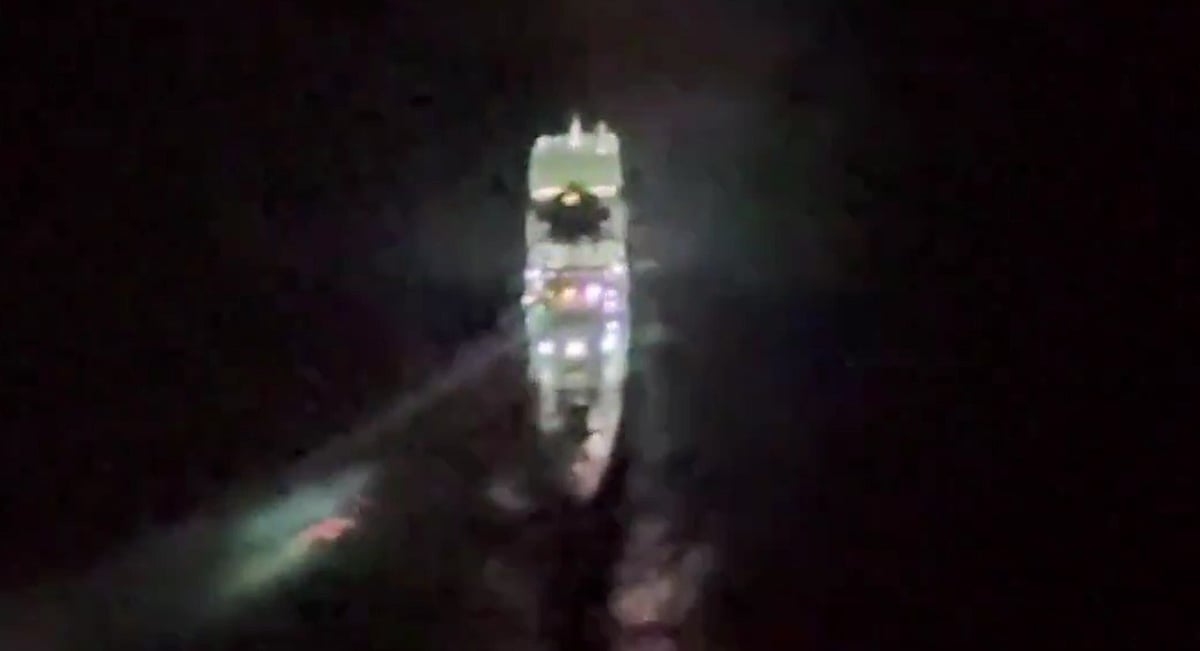 Indian coast guard saves crew members of sunk cargo ship