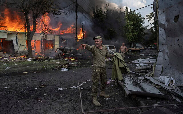 AP : The separate meetings are set to discuss details of a pause in long-range attacks against energy facilities and civilian infrastructure and a halt on attacks in the Black Sea to ensure safe commercial shipping. (for representative purposes only)