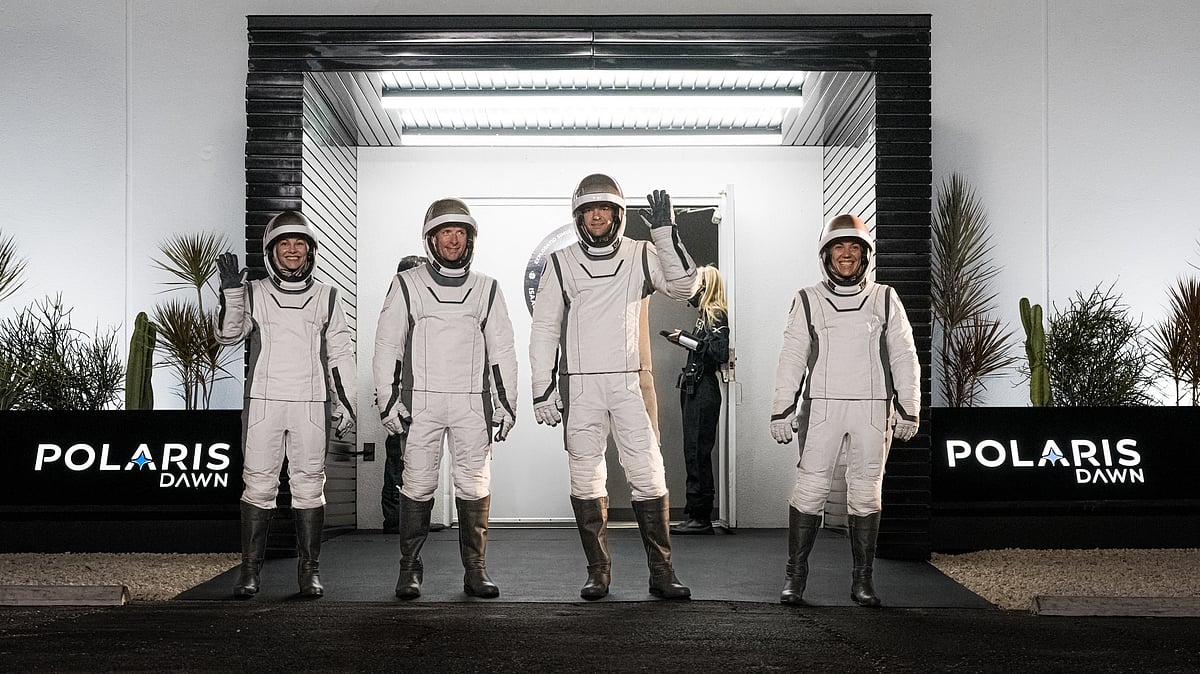 X : Polaris Dawn mission crew members.