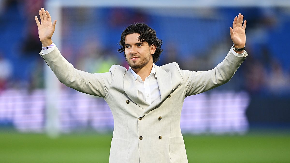 Ferdi Kadioglu has completed a move to Brighton from Fenerbahce