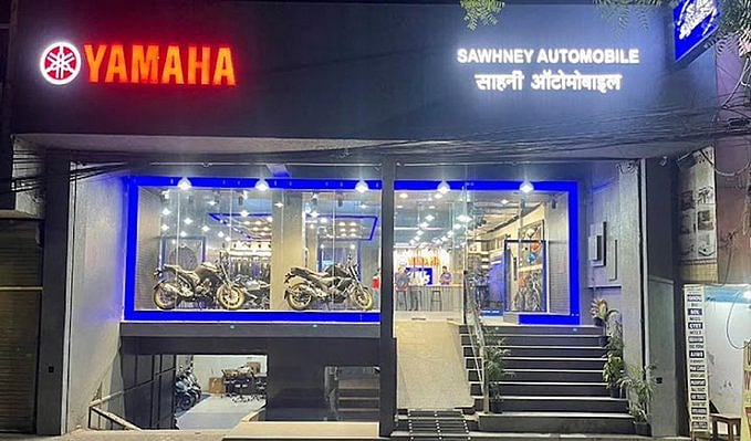 X/@chartians : Yamaha showroom of Resourceful Automobiles