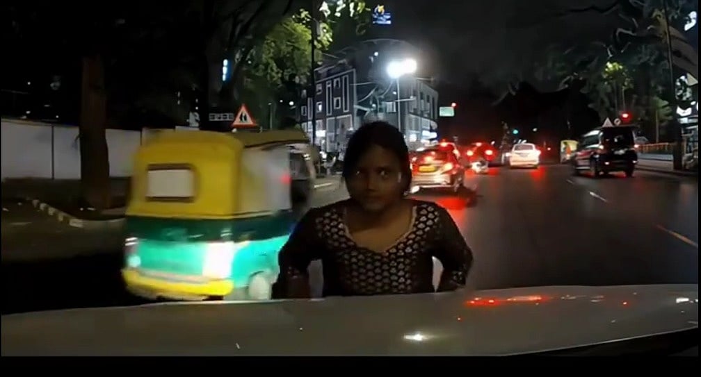 bengaluru woman tries to fake accident