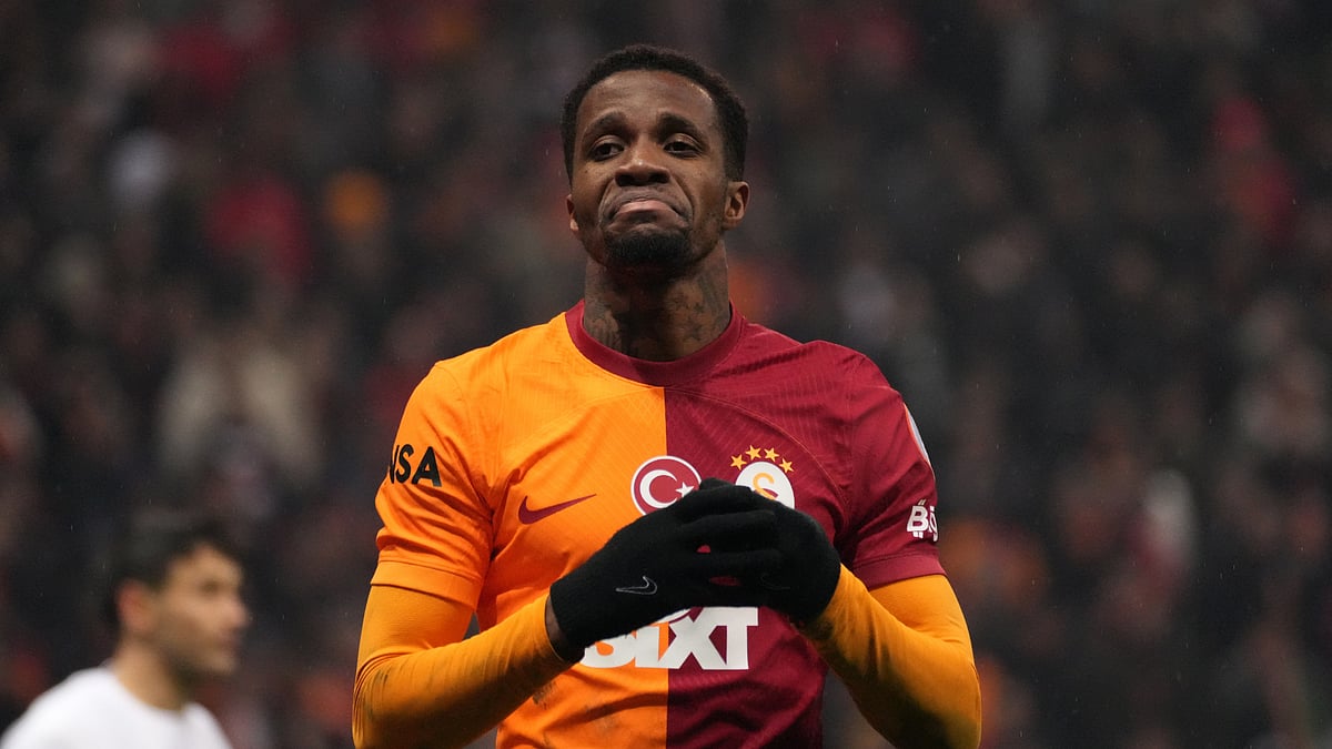 Wilfried Zaha has joined French side Lyon from Galatasaray