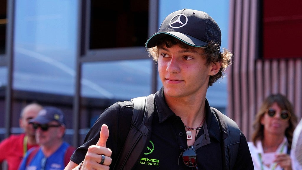 AP/Luca Bruno : Mercedes driver Andrea Kimi Antonelli gestures at the Monza race track ahead of the Italian Grand Prix 2024.