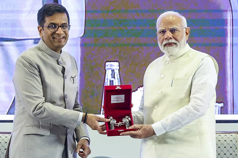 Prime Minister Narendra Modi with Chief Justice of India D.Y. Chandrachud