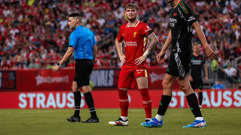 Liverpool midfielder Harvey Elliott in action against Arsenal