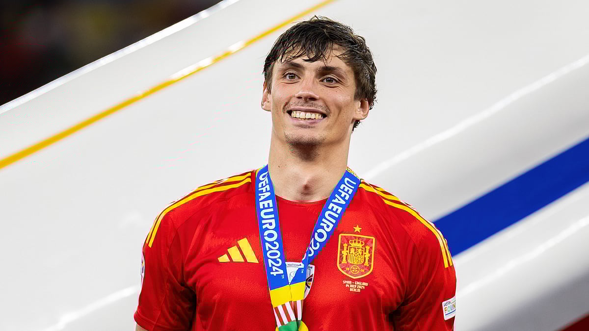 Robin Le Normand has completed a move from Real Sociedad to Atletico Madrid