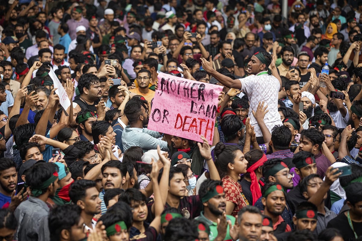 Fresh violence breaks out in Bangladesh |