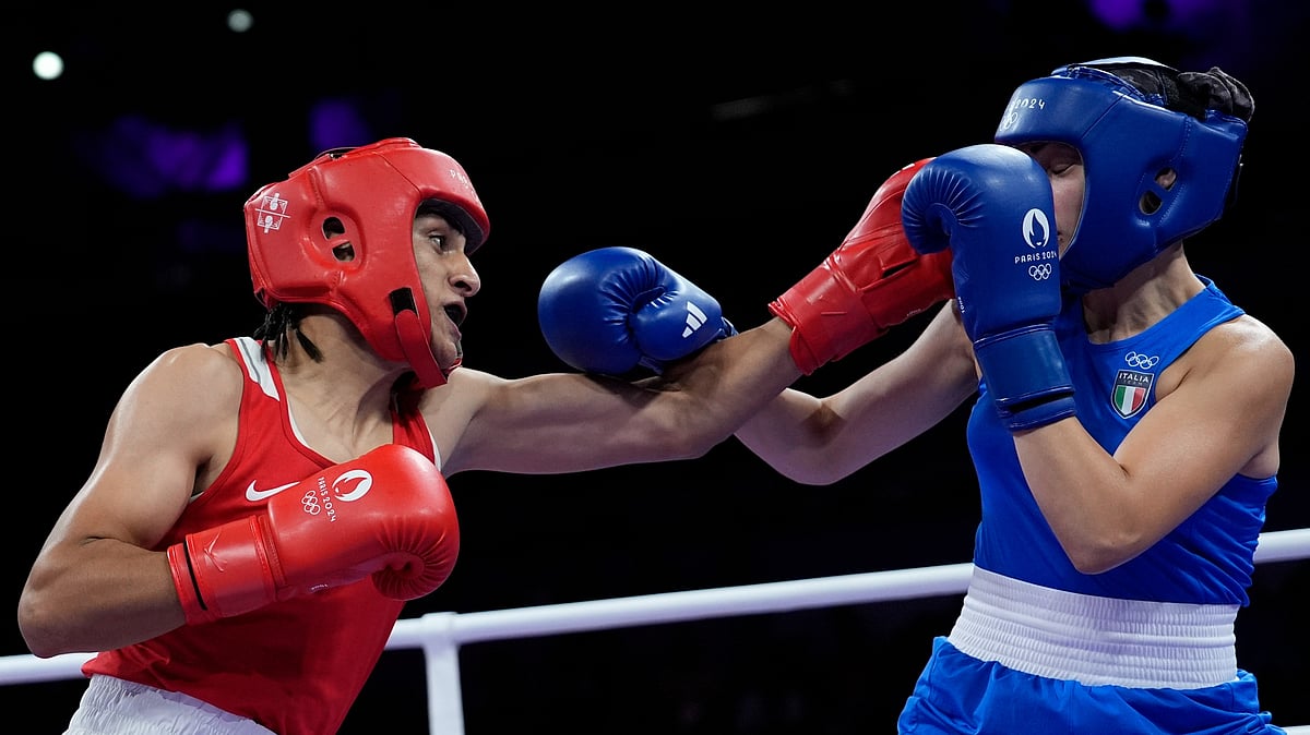 AP Photo : Imane Khelif and Alngela Carini in action during the boxing women walterweight event at the Paris Olympics 2024. 