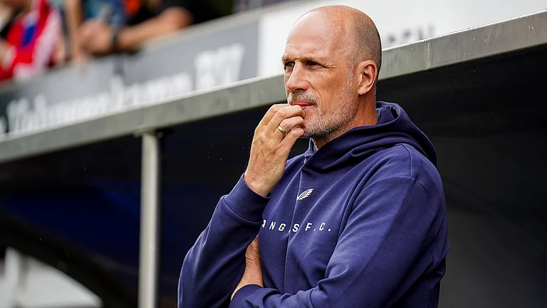 Philippe Clement on the touchline - null