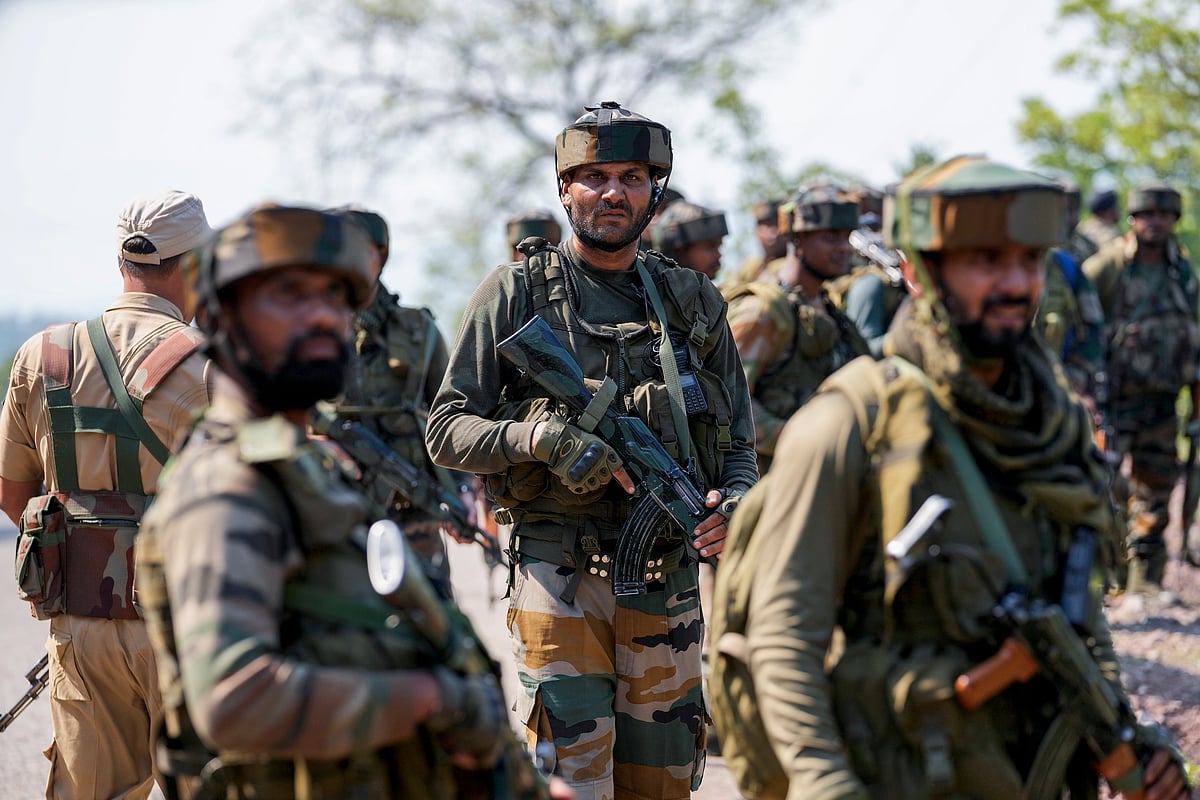 AP Photo : Indian army soldiers 