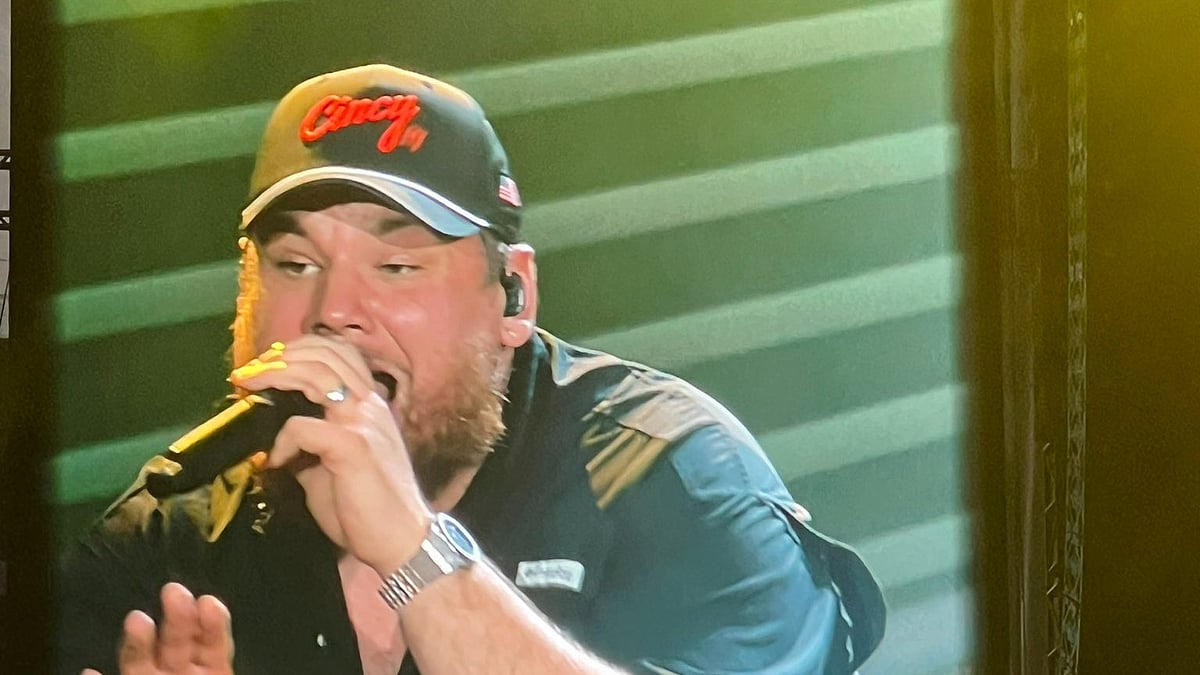 X : The hat was a nod to Cincinnati Bengals center Ted Karras, who requested the gesture. 