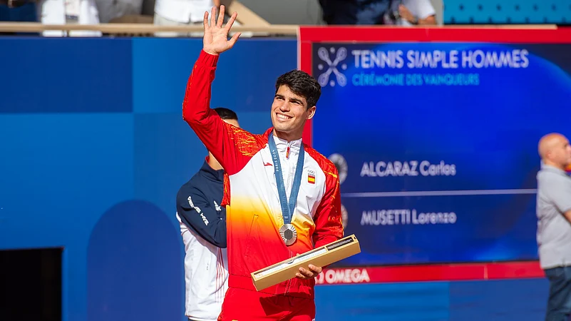 Carlos Alcaraz with silver medal at the Paris Olympics