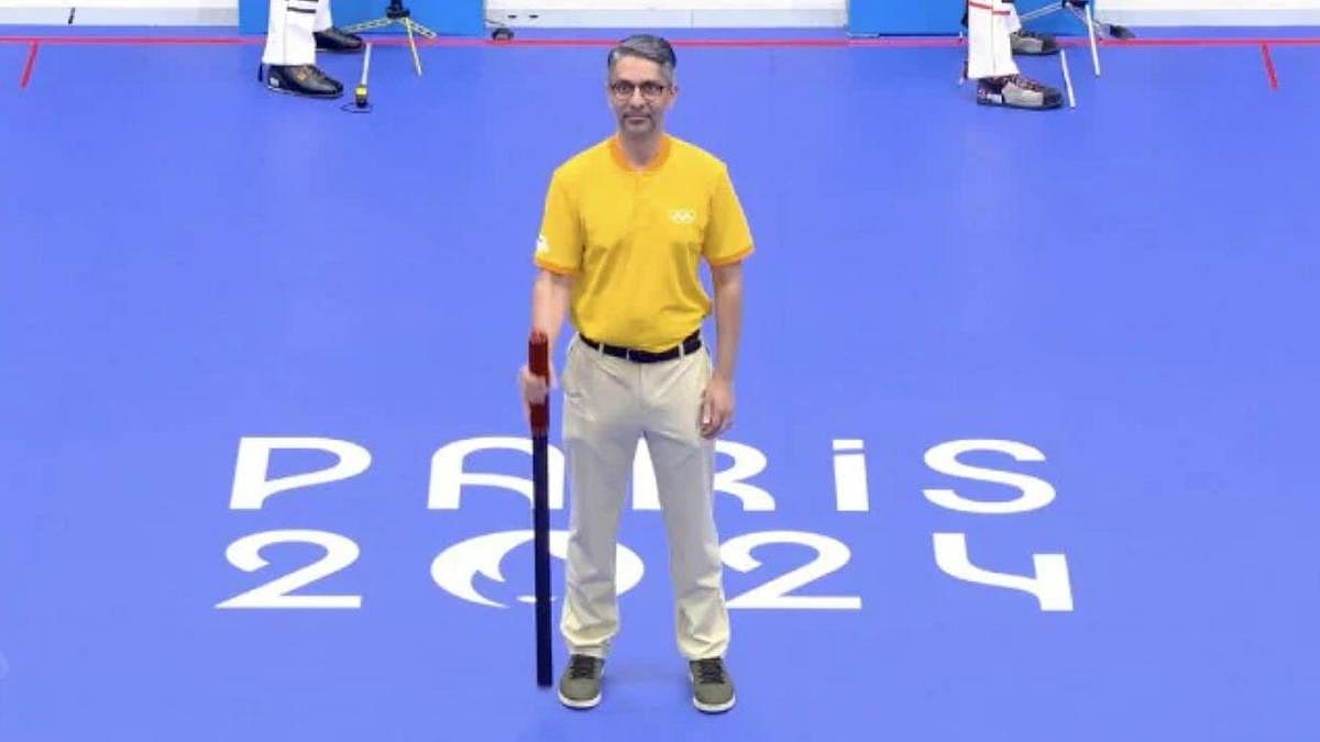 Jio Cinema screengrab  : India's Abhinav Bindra performs the 'brigadier' stick tradition at Paris Olympic Games 2024.