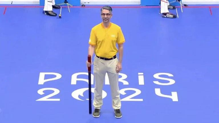 India's Abhinav Bindra performs the 'brigadier' stick tradition at Paris Olympic Games 2024. - Jio Cinema screengrab
