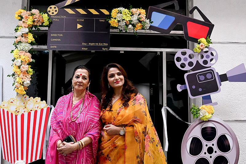 Moon Moon Sen with Tonushree Chakraborty during Fest5 International Film Festival 2024
