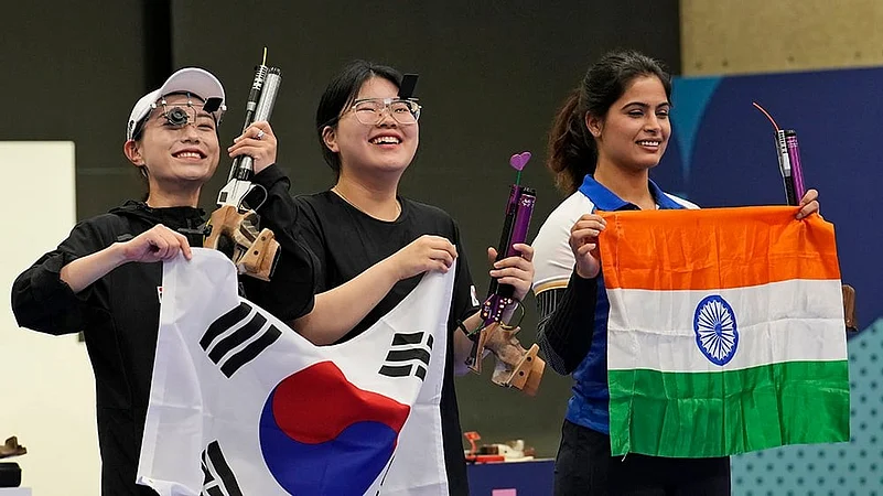 Manu Bhaker won bronze at 2024 Paris Summer Olympics_2