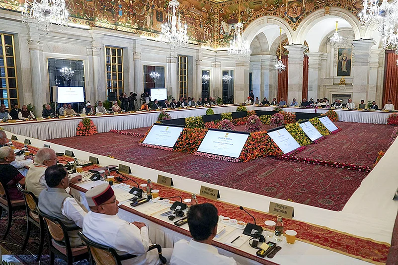 PM Modi, Amit Shah and others during Conference of Governors at Rashtrapati Bhavan