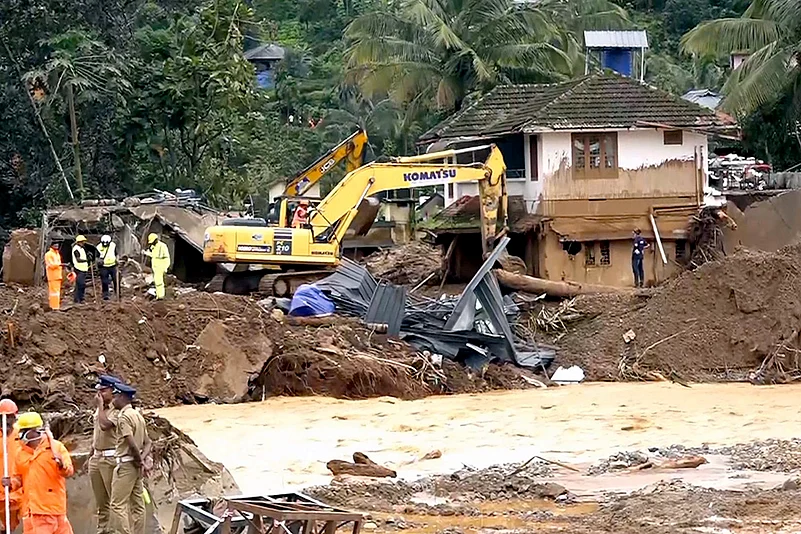 Rescue operation continues at landslide-hit Chooralmala, Wayanad