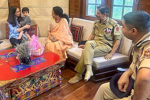 J&K DGP RR Swain met Humayun Bhat's wife