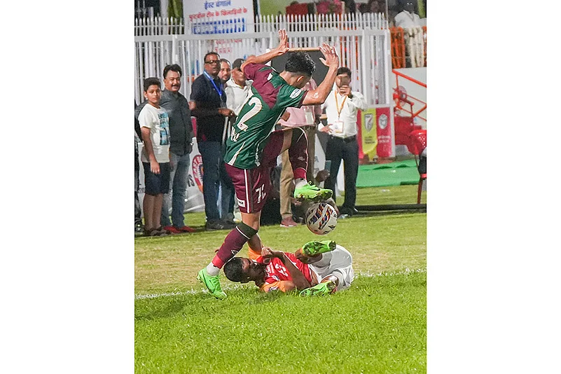 Football: Mohun Bagan vs East Bengal exhibition match in Lucknow_5