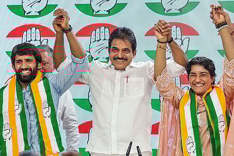 Vinesh, Bajrang Punia joins Congress