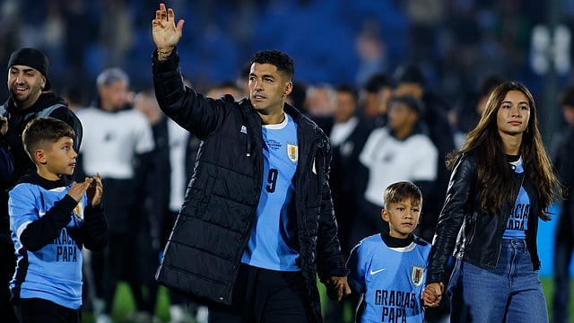 Luis Suarez Bids Emotional Farewell To Uruguay Fans After Final International Game