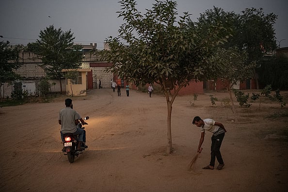 Photo by Rebecca Conway/Getty Images : Open-air Jail Experiment Inspires Change In Rajasthan