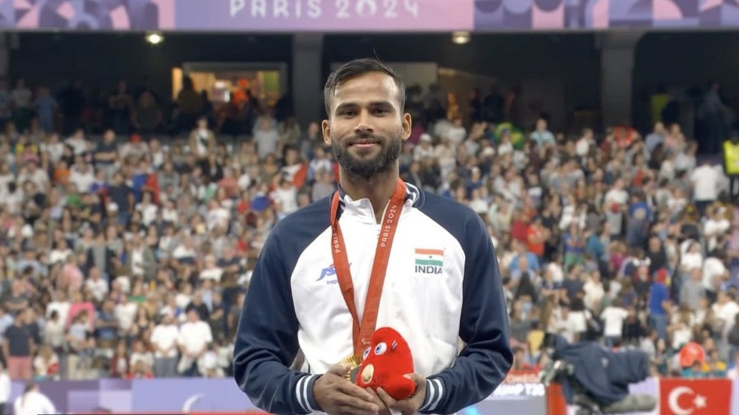Screengrab  : India's Praveen Kumar with gold medal at the Paris Paralympics. 