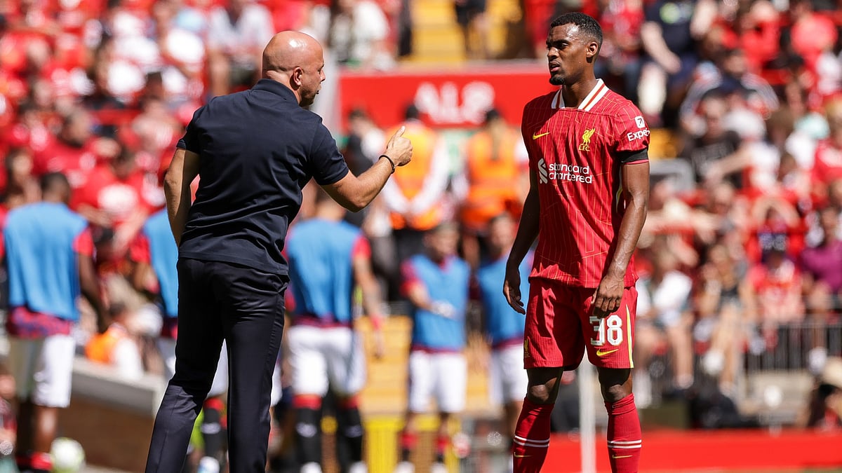 Liverpool-Arne-Slot-midfielder-Ryan-Gravenberch