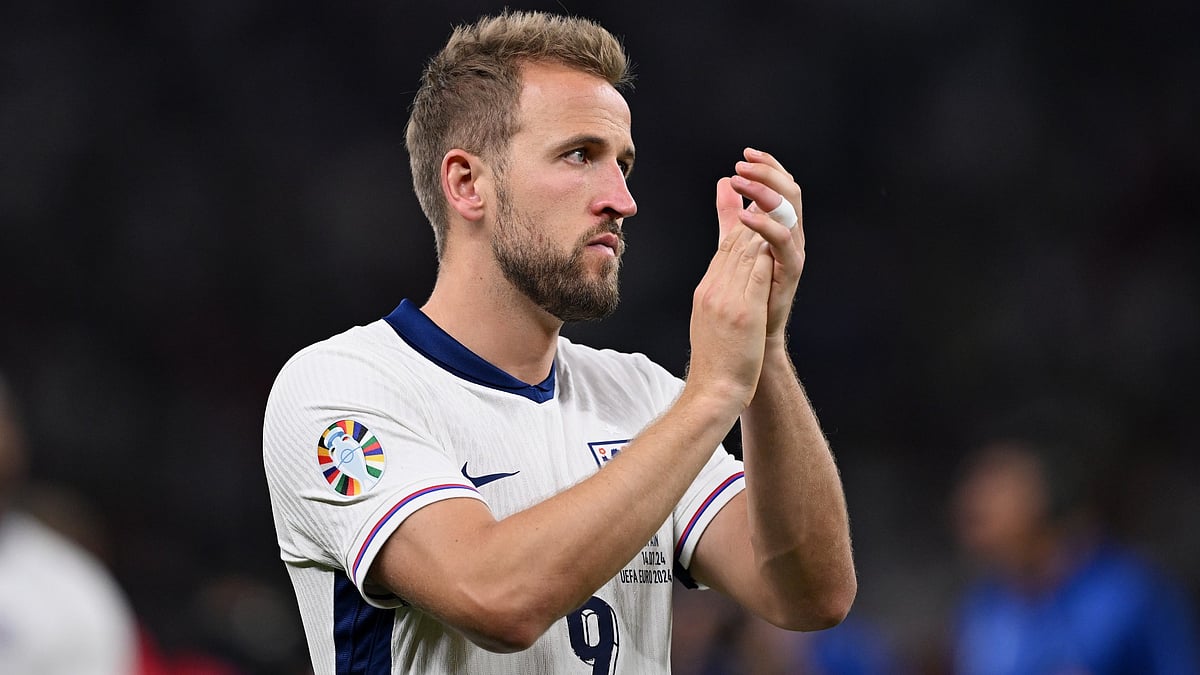 Harry Kane applauds England's fans after the Euro 2024 final. - null