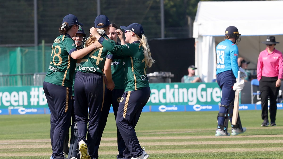 IRE-W-Vs-ENG-W-X-Photo