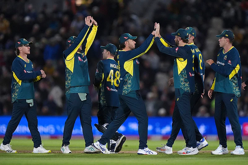 Australia started against England with a comfortable 28-run win in 1st t20