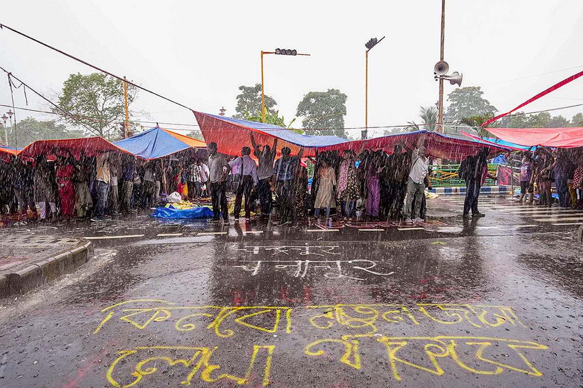 India Rape Outrage: Junior doctors' demonstration in Kolkata_1