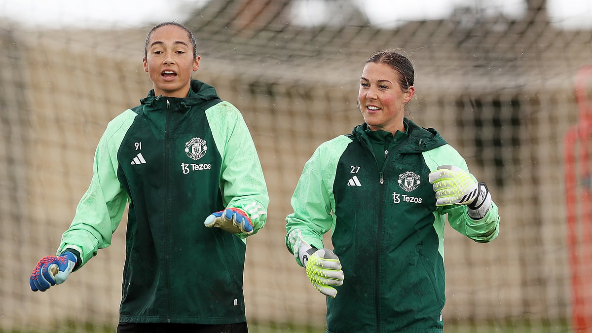 Phallon Tullis-Joyce is confident she can replace Mary Earps at Manchester United - null