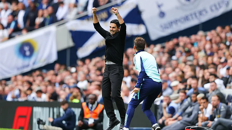 Mikel Arteta on the touchline - null