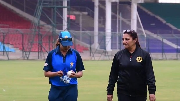 Saleema Imtiaz (first from left)  - X | Pakistan Cricket 