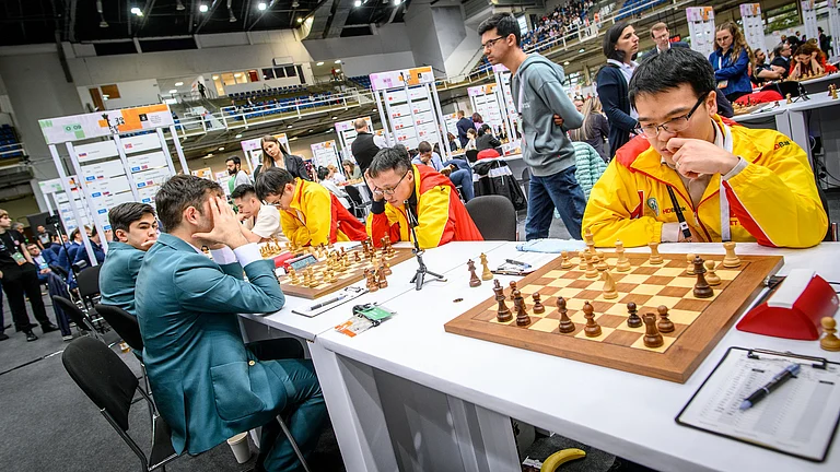 Chess Olympiad. - X/FIDE